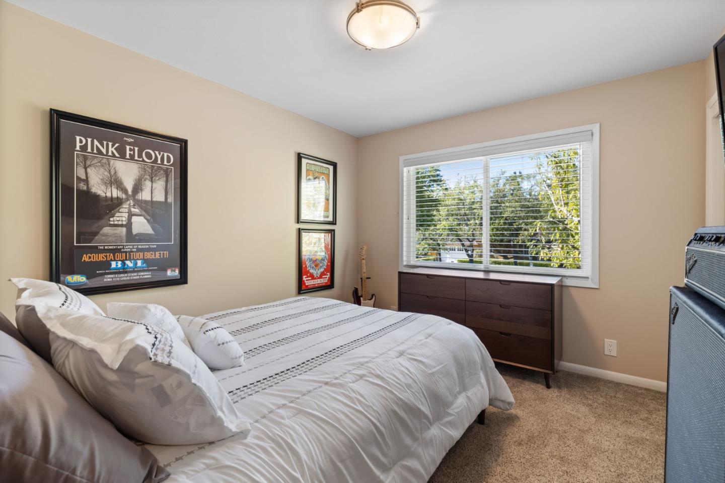 Detail Gallery Image 16 of 37 For 1531 Escondido Way, Belmont,  CA 94002 - 3 Beds | 2/1 Baths