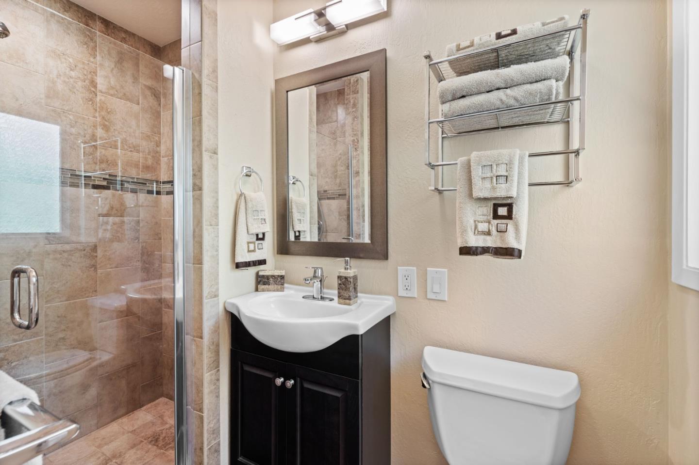 Detail Gallery Image 21 of 37 For 1531 Escondido Way, Belmont,  CA 94002 - 3 Beds | 2/1 Baths