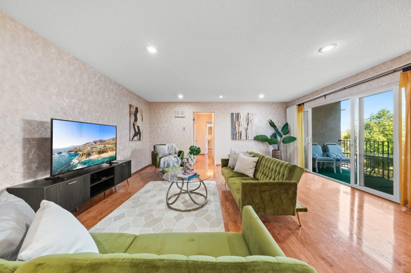 Detail Gallery Image 5 of 55 For 845 N Humboldt St #304,  San Mateo,  CA 94401 - 2 Beds | 2 Baths