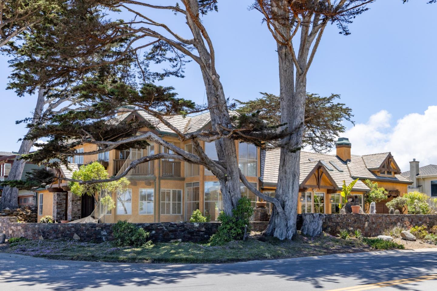 Detail Gallery Image 1 of 49 For 1273 Surf Ave, Pacific Grove,  CA 93950 - 4 Beds | 3/1 Baths