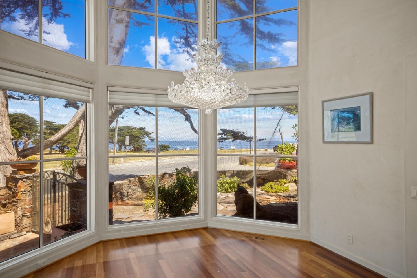 Detail Gallery Image 11 of 49 For 1273 Surf Ave, Pacific Grove,  CA 93950 - 4 Beds | 3/1 Baths