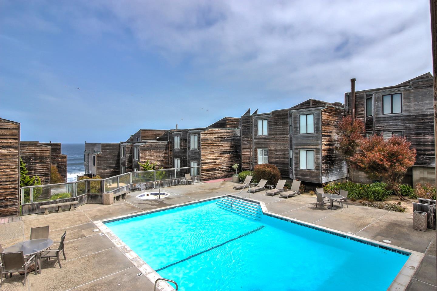 Detail Gallery Image 20 of 24 For 125 Surf Way #328,  Monterey,  CA 93940 - 1 Beds | 1 Baths