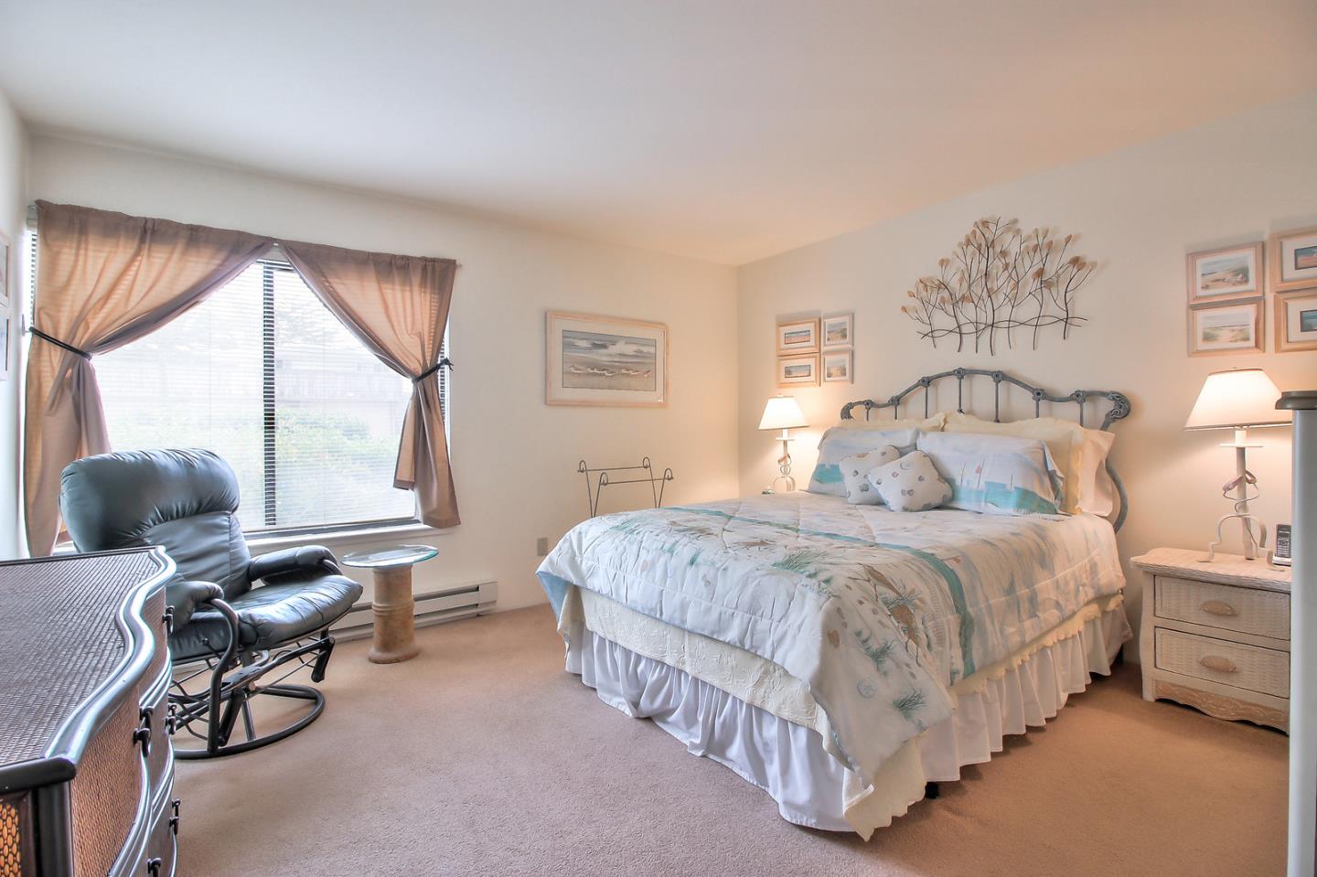 Detail Gallery Image 9 of 24 For 125 Surf Way #328,  Monterey,  CA 93940 - 1 Beds | 1 Baths