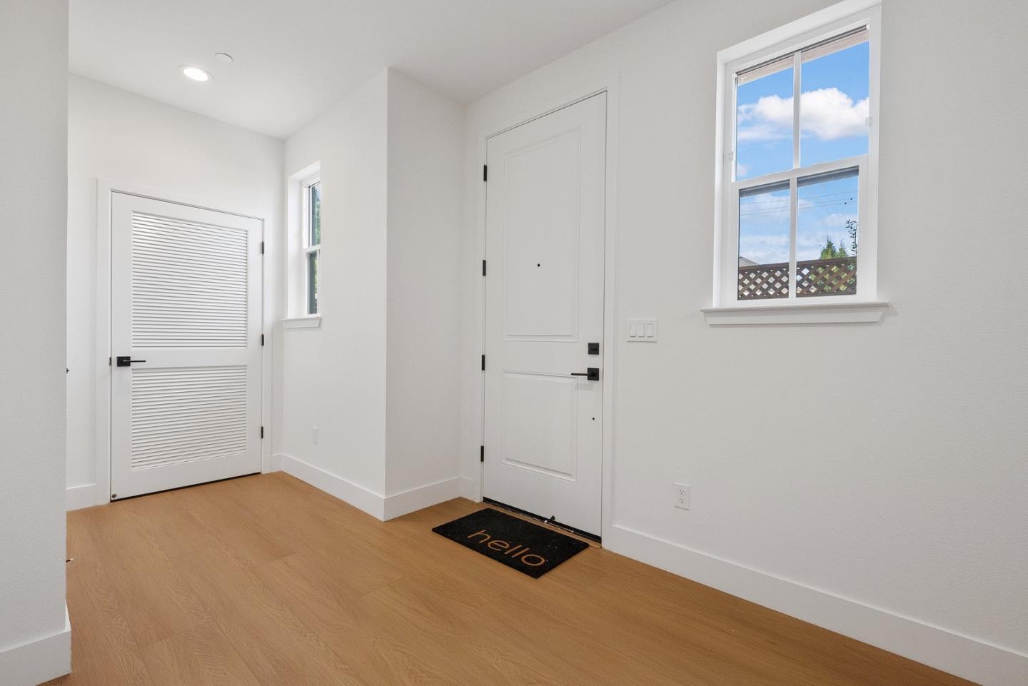 Detail Gallery Image 3 of 48 For 220 Carroll St #3,  Sunnyvale,  CA 94086 - 3 Beds | 2/1 Baths