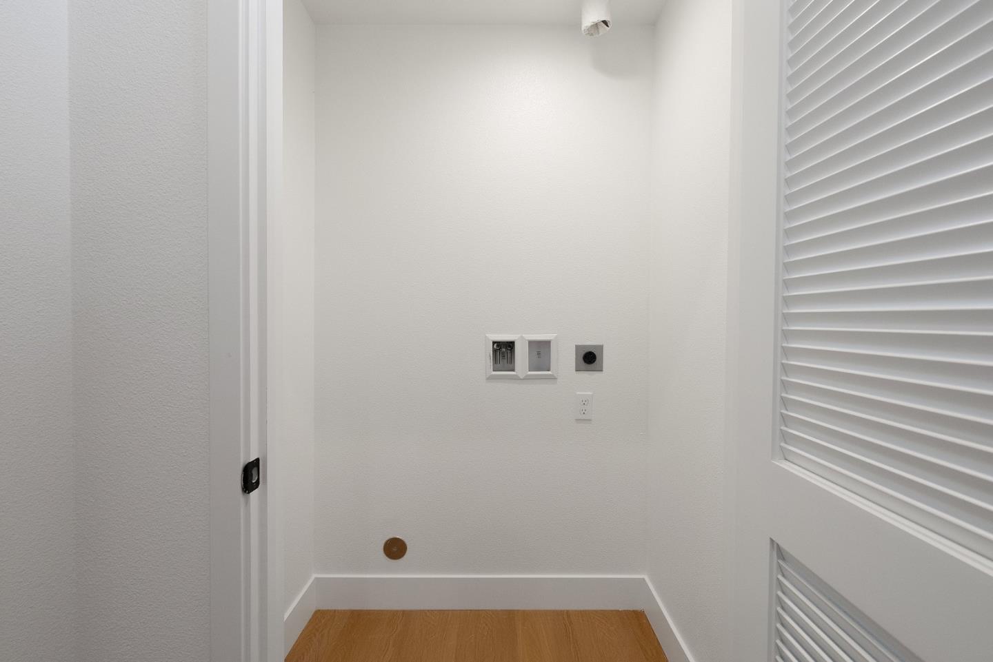 Detail Gallery Image 5 of 48 For 220 Carroll St #3,  Sunnyvale,  CA 94086 - 3 Beds | 2/1 Baths