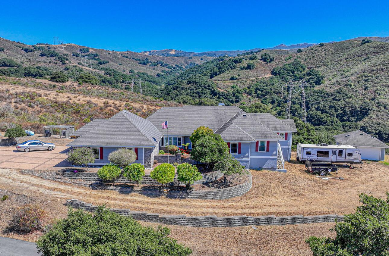 Detail Gallery Image 1 of 55 For 169 Old Stage Rd #C,  Salinas,  CA 93908 - 3 Beds | 2/2 Baths