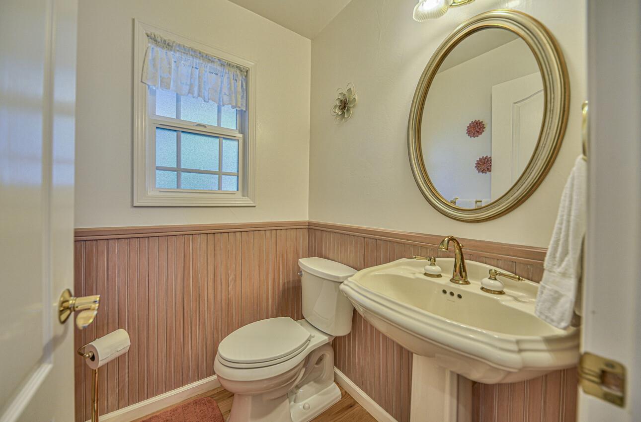 Detail Gallery Image 32 of 55 For 169 Old Stage Rd #C,  Salinas,  CA 93908 - 3 Beds | 2/2 Baths