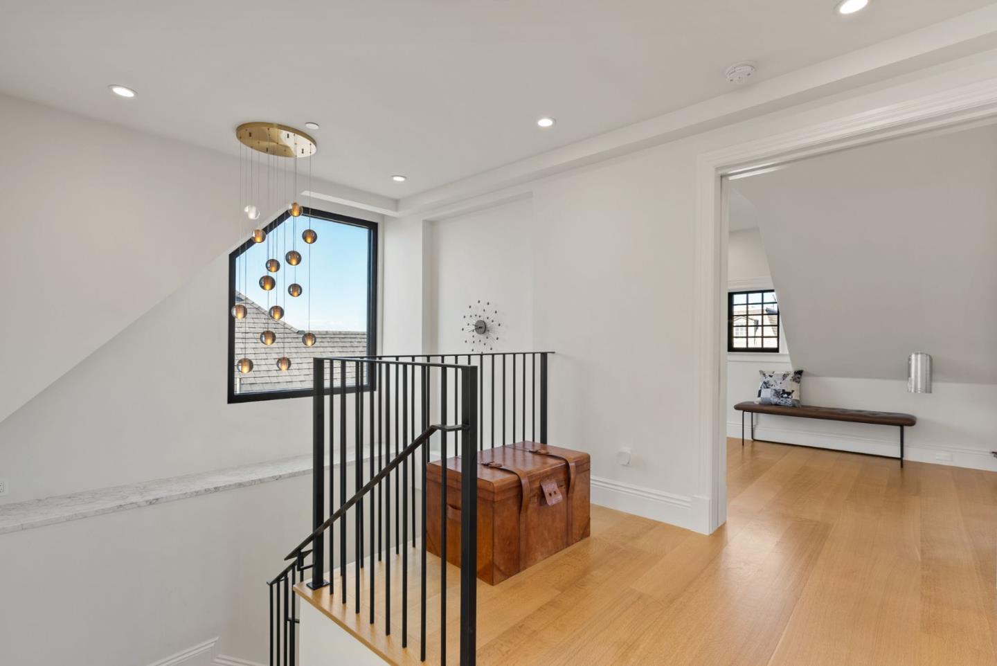Detail Gallery Image 71 of 106 For 2853 Broderick St, San Francisco,  CA 94123 - 6 Beds | 5/1 Baths