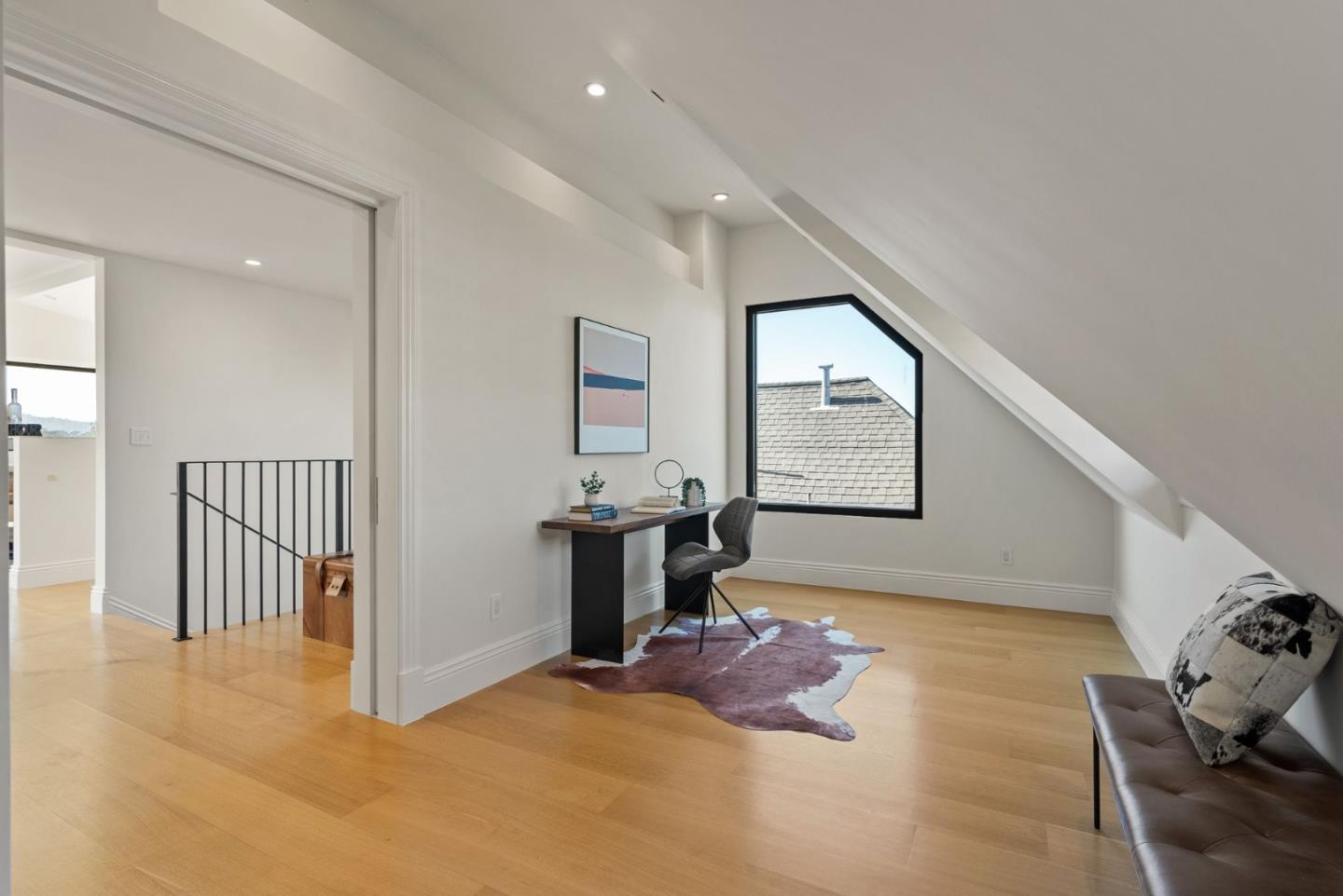 Detail Gallery Image 73 of 106 For 2853 Broderick St, San Francisco,  CA 94123 - 6 Beds | 5/1 Baths