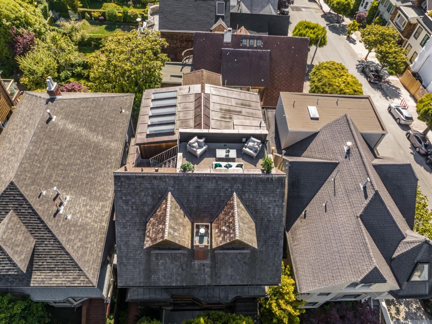 Detail Gallery Image 97 of 106 For 2853 Broderick St, San Francisco,  CA 94123 - 6 Beds | 5/1 Baths
