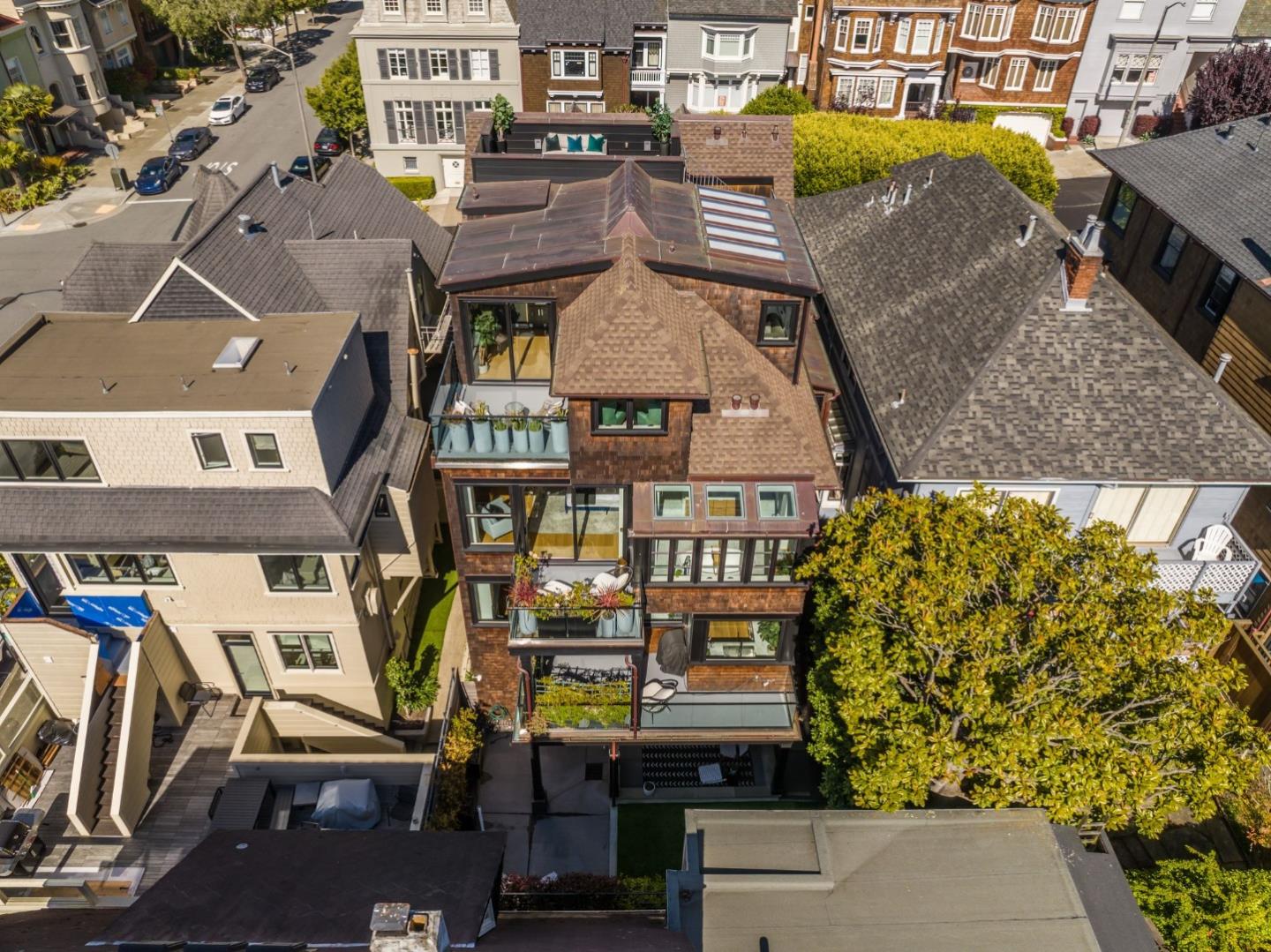 Detail Gallery Image 99 of 106 For 2853 Broderick St, San Francisco,  CA 94123 - 6 Beds | 5/1 Baths