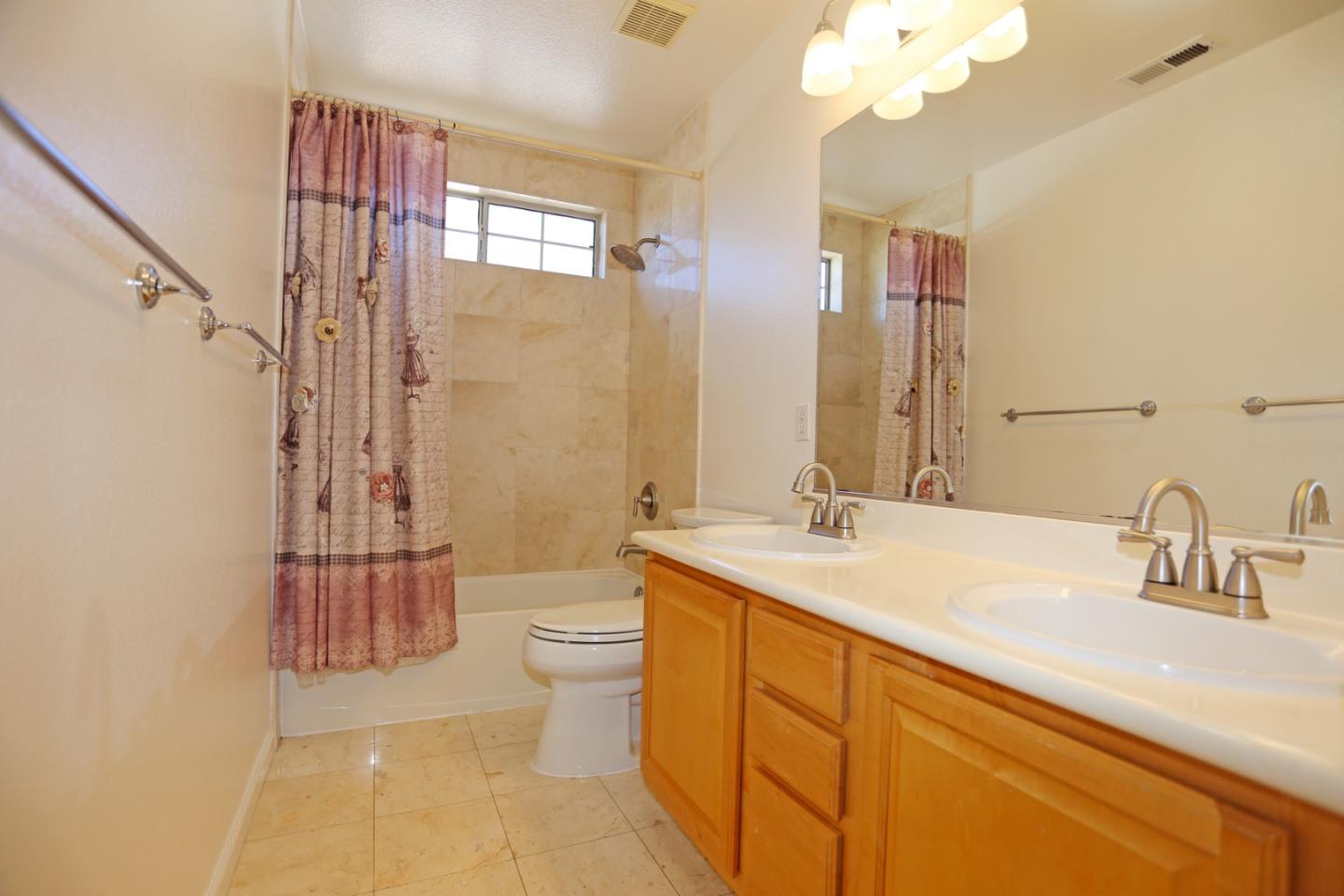 Detail Gallery Image 35 of 43 For 2777 Rubino Cir, San Jose,  CA 95125 - 3 Beds | 2/1 Baths