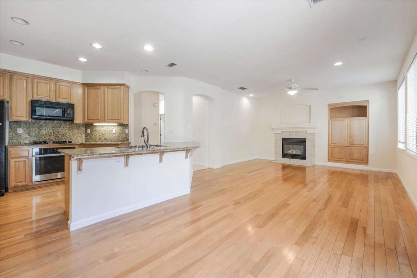 Detail Gallery Image 1 of 1 For 3475 Cabrito Dr, El Dorado Hills,  CA 95762 - 3 Beds | 3 Baths