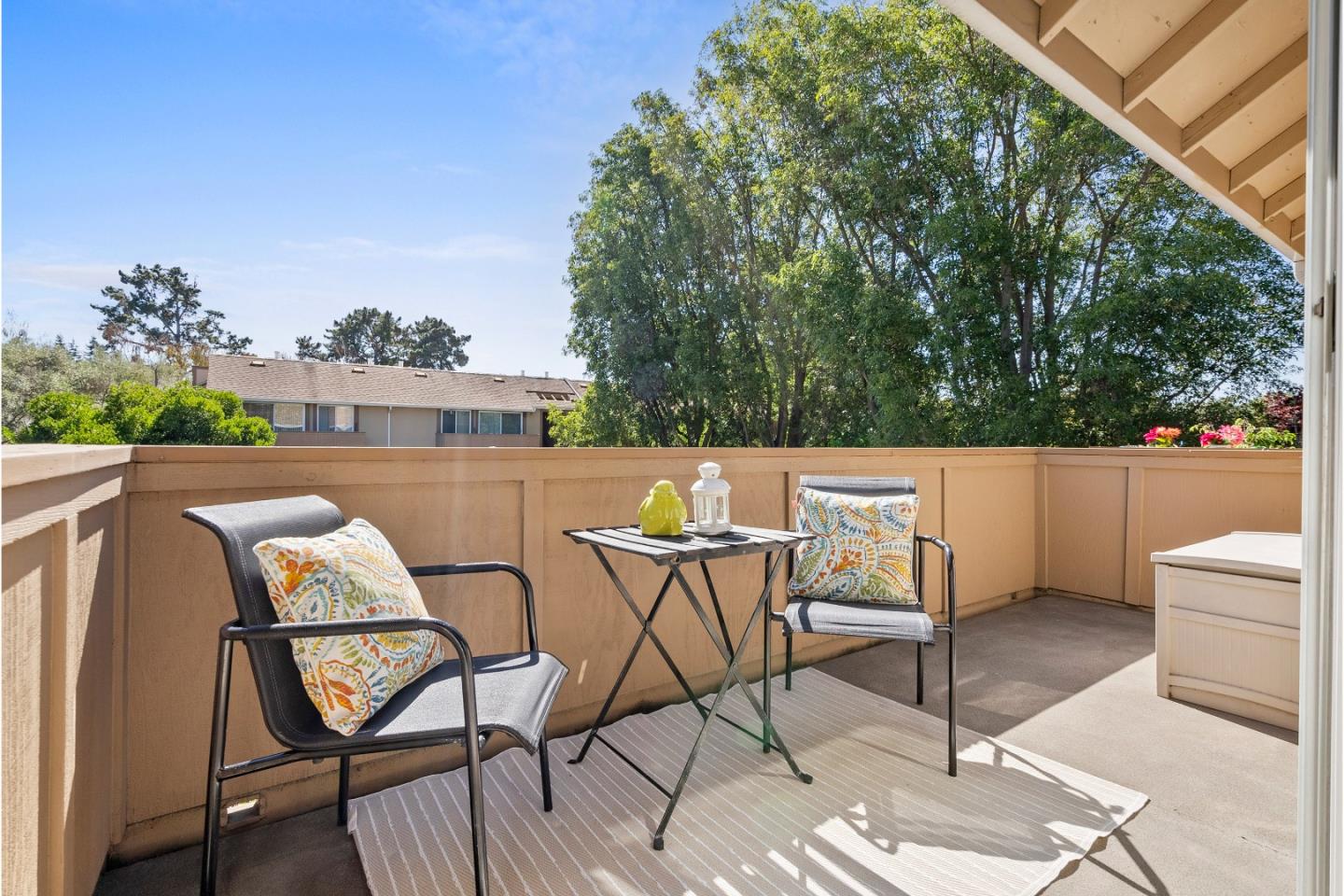 Detail Gallery Image 10 of 27 For 2462 W Bayshore Rd #6,  Palo Alto,  CA 94303 - 2 Beds | 1 Baths