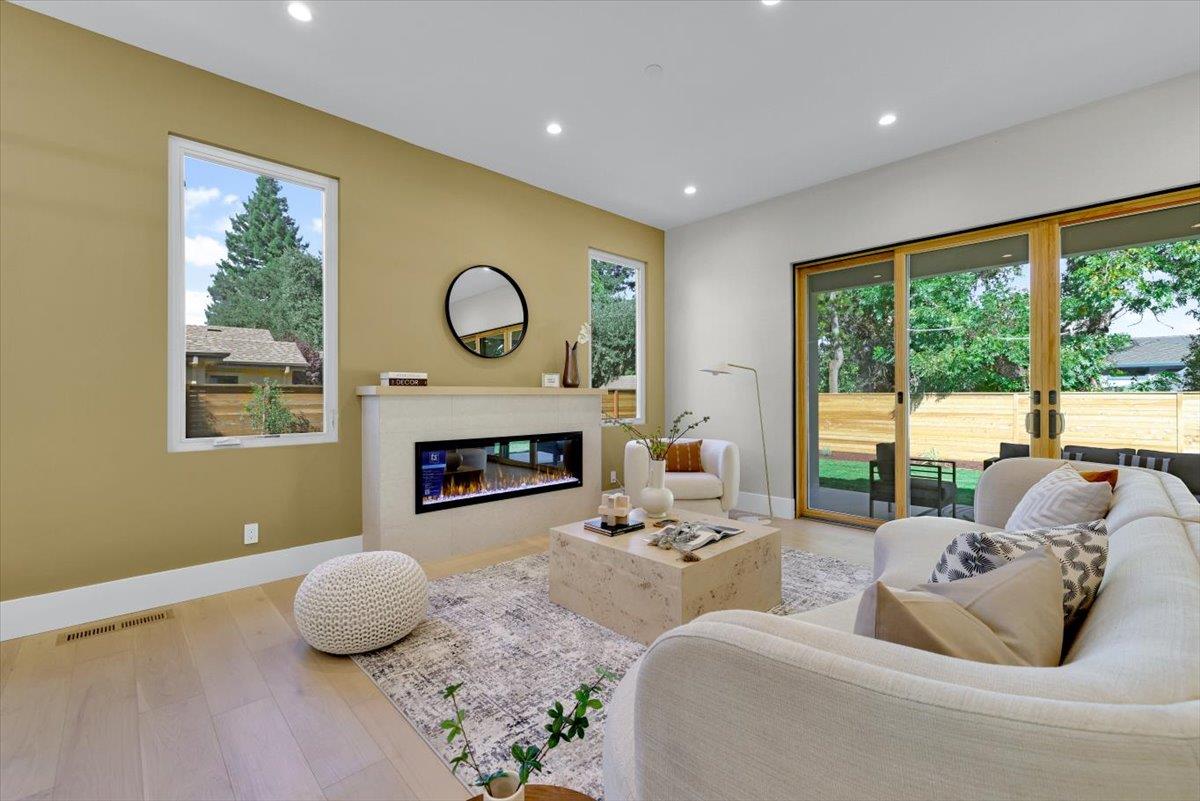 Detail Gallery Image 11 of 65 For 1445 Isabelle Ave, Mountain View,  CA 94040 - 6 Beds | 5/1 Baths