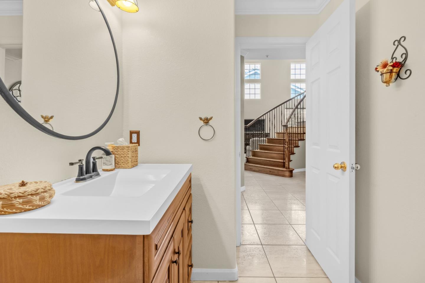 Detail Gallery Image 17 of 31 For 1880 Gamay Way, Salinas,  CA 93906 - 5 Beds | 3 Baths
