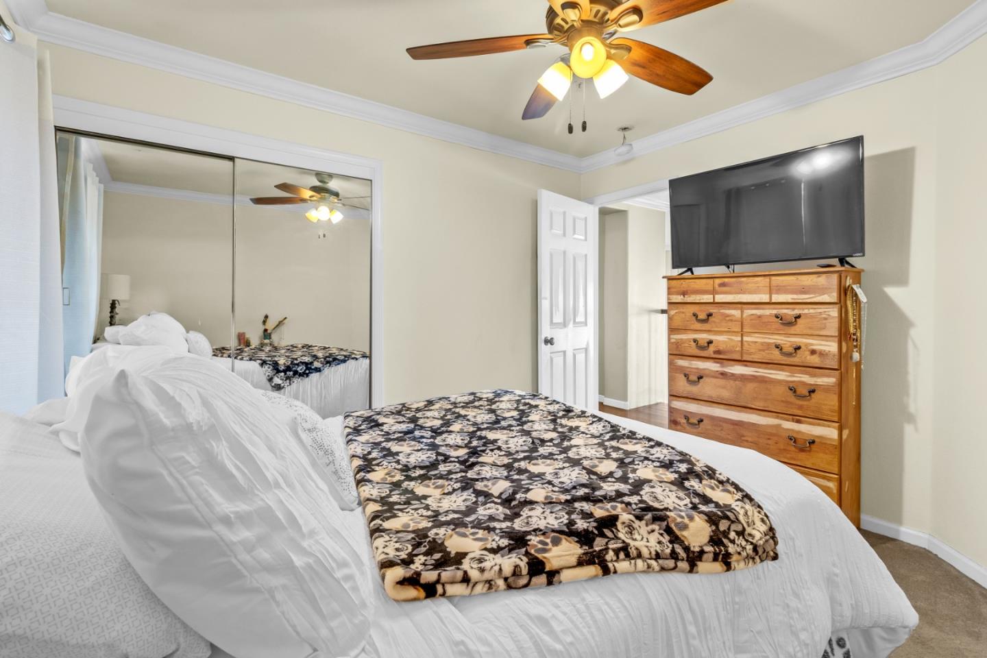 Detail Gallery Image 26 of 31 For 1880 Gamay Way, Salinas,  CA 93906 - 5 Beds | 3 Baths