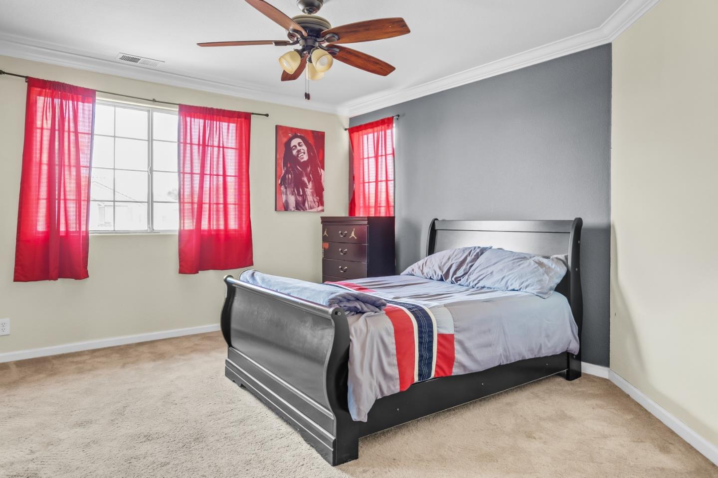 Detail Gallery Image 28 of 31 For 1880 Gamay Way, Salinas,  CA 93906 - 5 Beds | 3 Baths