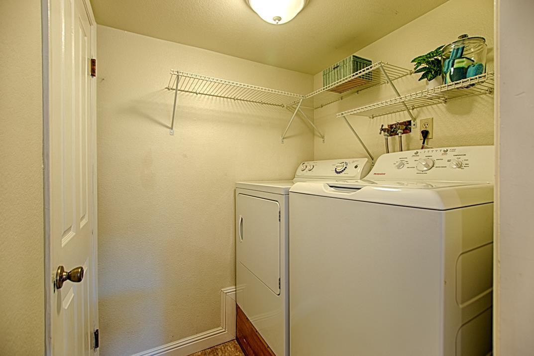 Detail Gallery Image 8 of 12 For 137 Peach Ter, Santa Cruz,  CA 95060 - 2 Beds | 1/1 Baths