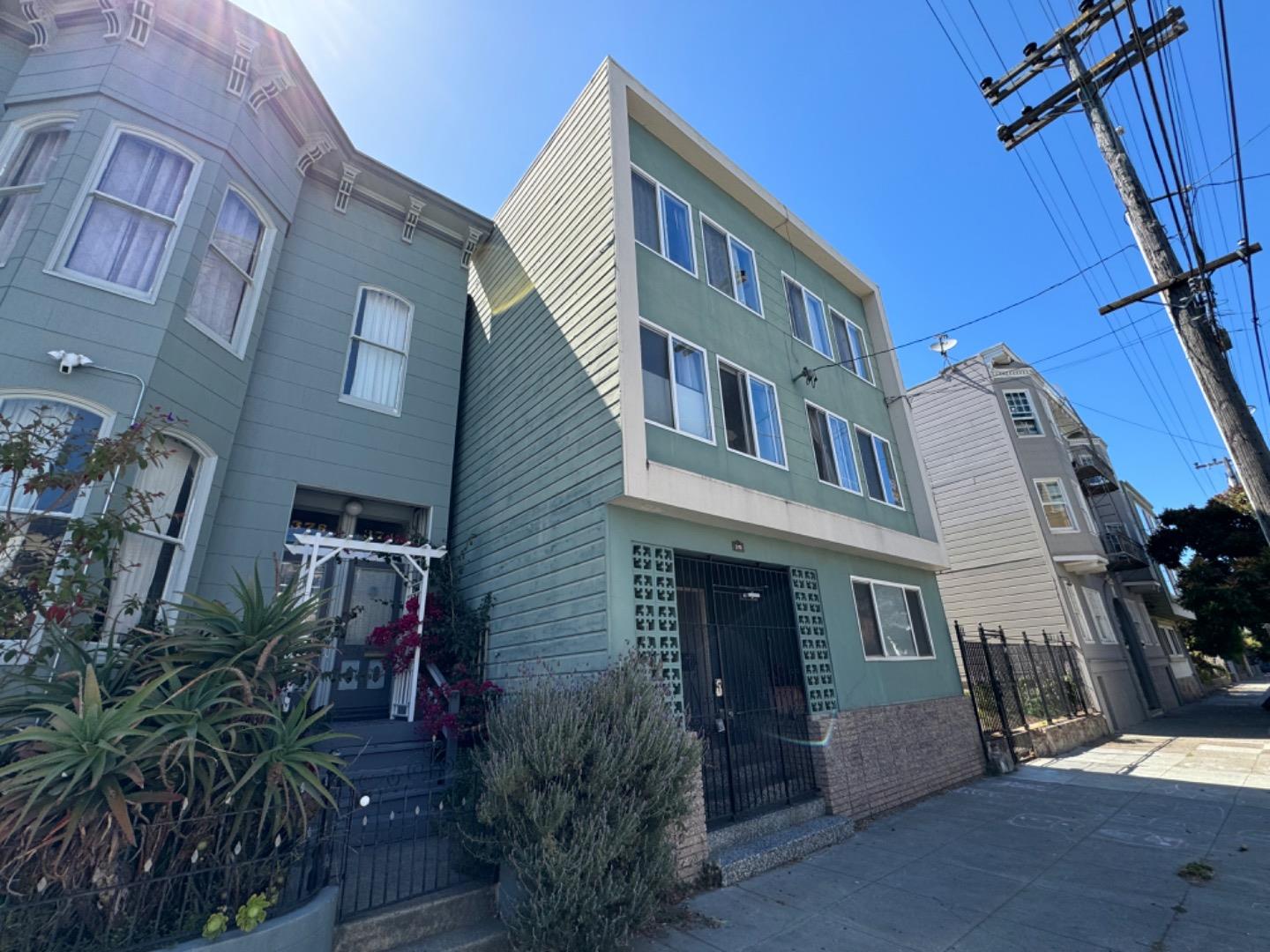 Detail Gallery Image 2 of 25 For 370 Bartlett St #2,  San Francisco,  CA 94110 - 1 Beds | 1 Baths