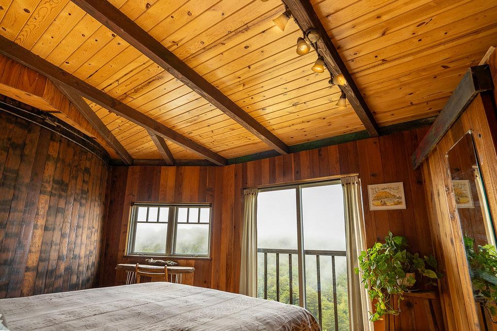 Detail Gallery Image 16 of 36 For 1 Pfeiffer Point Road, Big Sur,  CA 93920 - 3 Beds | 2/1 Baths