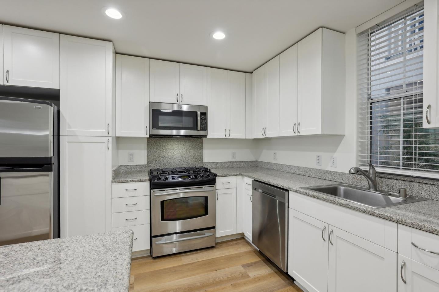 Detail Gallery Image 9 of 29 For 3901 Lick Mill Blvd #112,  Santa Clara,  CA 95054 - 1 Beds | 1 Baths