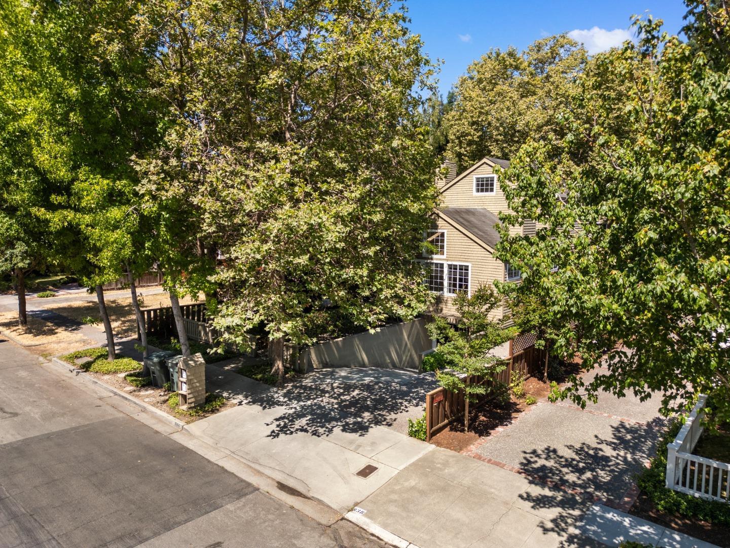 Detail Gallery Image 37 of 41 For 844 Partridge, Menlo Park,  CA 94025 - 3 Beds | 3 Baths