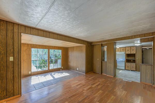 Detail Gallery Image 5 of 30 For 118 Paddon Rd, Royal Oaks,  CA 95076 - 2 Beds | 1 Baths