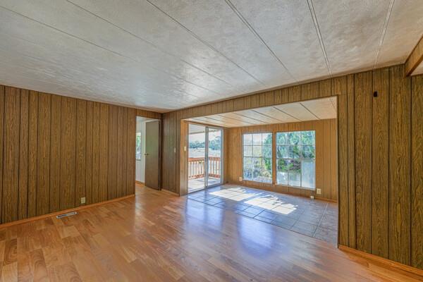 Detail Gallery Image 6 of 30 For 118 Paddon Rd, Royal Oaks,  CA 95076 - 2 Beds | 1 Baths