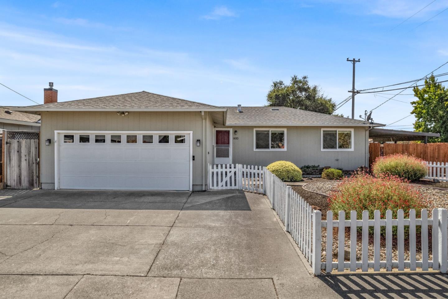 Detail Gallery Image 1 of 1 For 600 Virginia Dr, Petaluma,  CA 94954 - 3 Beds | 2 Baths