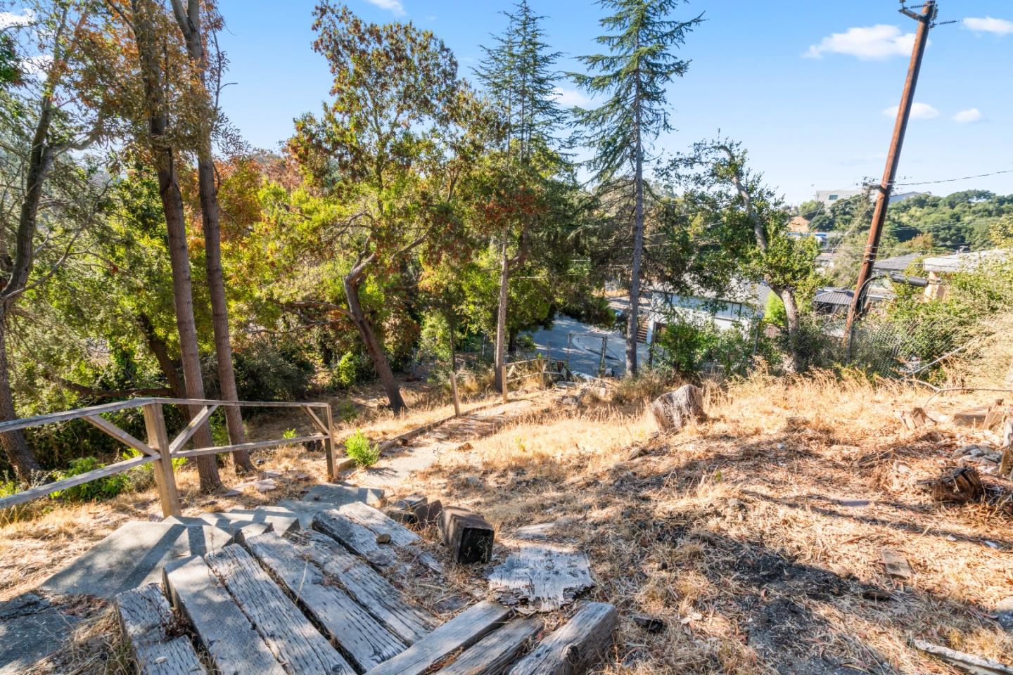 9560 Alcala Avenue, Oakland, California 94605, 2 Bedrooms Bedrooms, ,1 BathroomBathrooms,Residential,For Sale,9560 Alcala Avenue,ML81980823