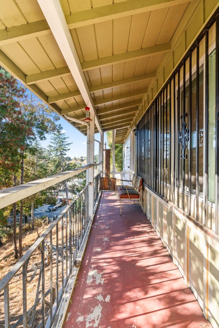 9560 Alcala Avenue, Oakland, California 94605, 2 Bedrooms Bedrooms, ,1 BathroomBathrooms,Residential,For Sale,9560 Alcala Avenue,ML81980823