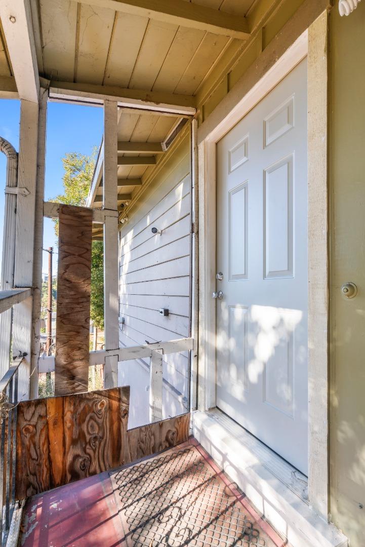 9560 Alcala Avenue, Oakland, California 94605, 2 Bedrooms Bedrooms, ,1 BathroomBathrooms,Residential,For Sale,9560 Alcala Avenue,ML81980823