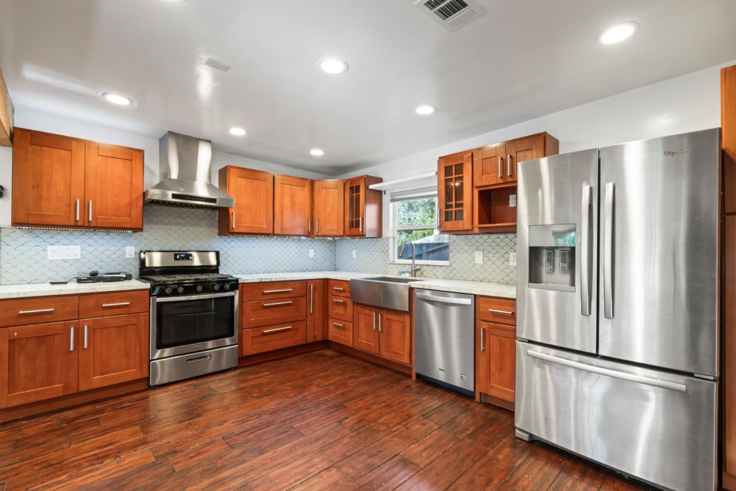 9560 Alcala Avenue, Oakland, California 94605, 2 Bedrooms Bedrooms, ,1 BathroomBathrooms,Residential,For Sale,9560 Alcala Avenue,ML81980823