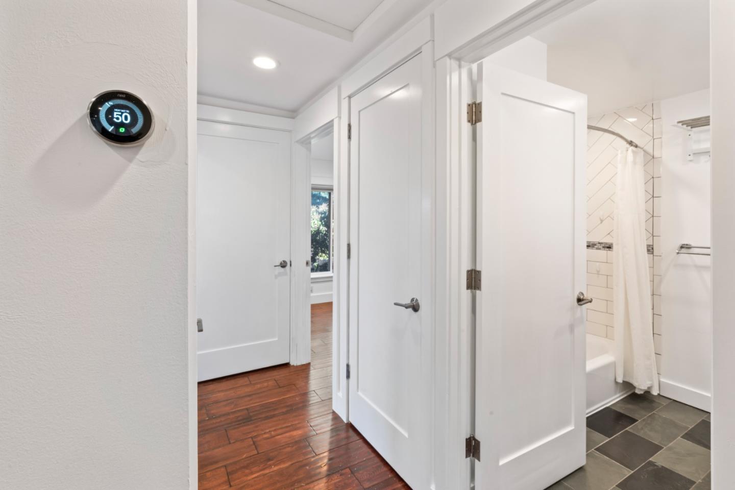 9560 Alcala Avenue, Oakland, California 94605, 2 Bedrooms Bedrooms, ,1 BathroomBathrooms,Residential,For Sale,9560 Alcala Avenue,ML81980823