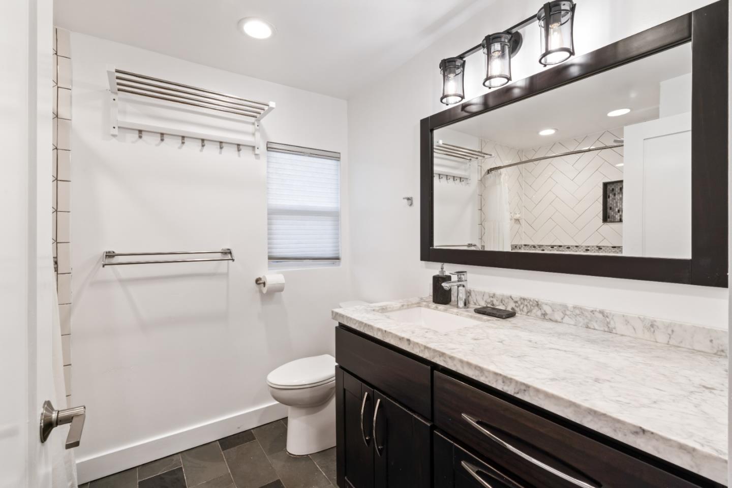 9560 Alcala Avenue, Oakland, California 94605, 2 Bedrooms Bedrooms, ,1 BathroomBathrooms,Residential,For Sale,9560 Alcala Avenue,ML81980823