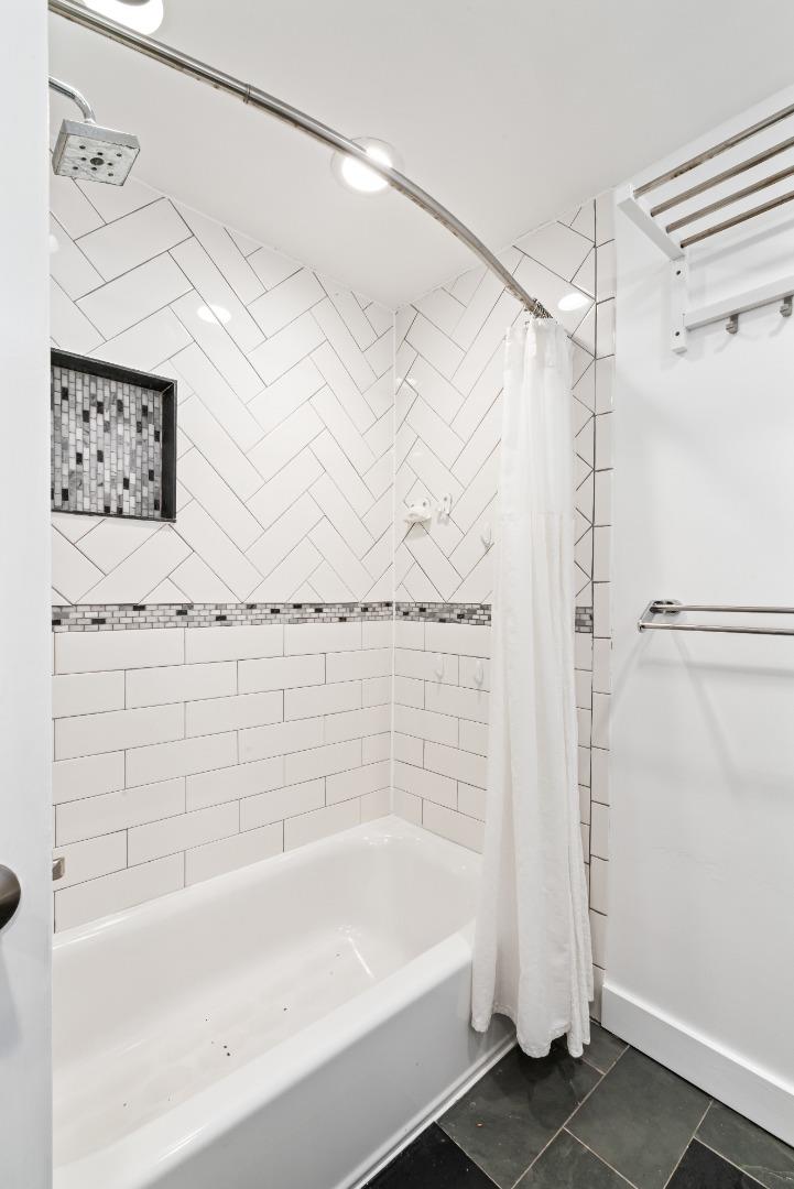 9560 Alcala Avenue, Oakland, California 94605, 2 Bedrooms Bedrooms, ,1 BathroomBathrooms,Residential,For Sale,9560 Alcala Avenue,ML81980823