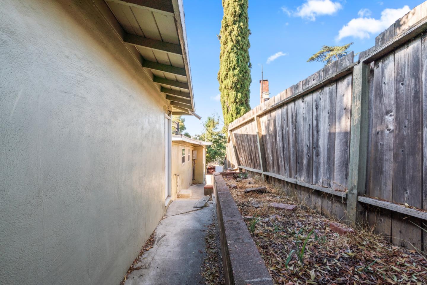 Detail Gallery Image 33 of 42 For 9560 Alcala Ave, Oakland,  CA 94605 - 2 Beds | 1 Baths