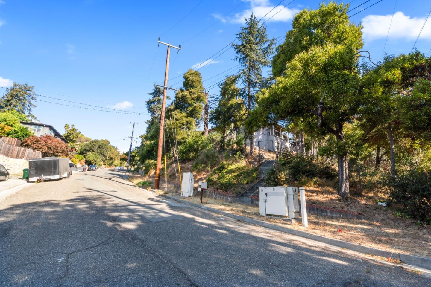 9560 Alcala Avenue, Oakland, California 94605, 2 Bedrooms Bedrooms, ,1 BathroomBathrooms,Residential,For Sale,9560 Alcala Avenue,ML81980823
