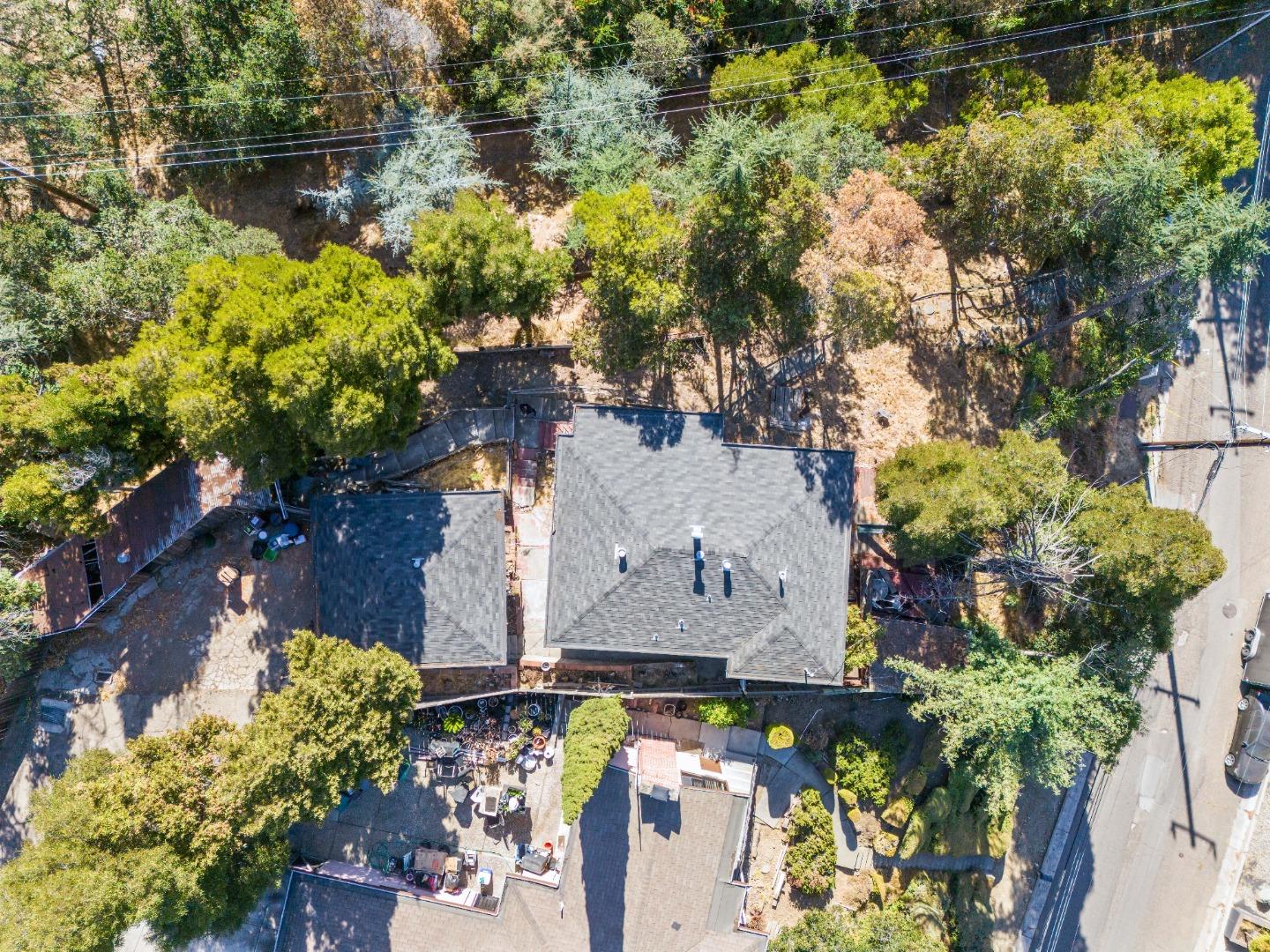 9560 Alcala Avenue, Oakland, California 94605, 2 Bedrooms Bedrooms, ,1 BathroomBathrooms,Residential,For Sale,9560 Alcala Avenue,ML81980823