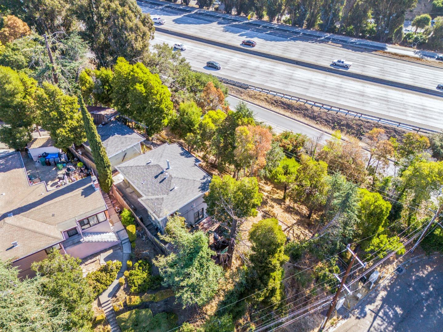 9560 Alcala Avenue, Oakland, California 94605, 2 Bedrooms Bedrooms, ,1 BathroomBathrooms,Residential,For Sale,9560 Alcala Avenue,ML81980823