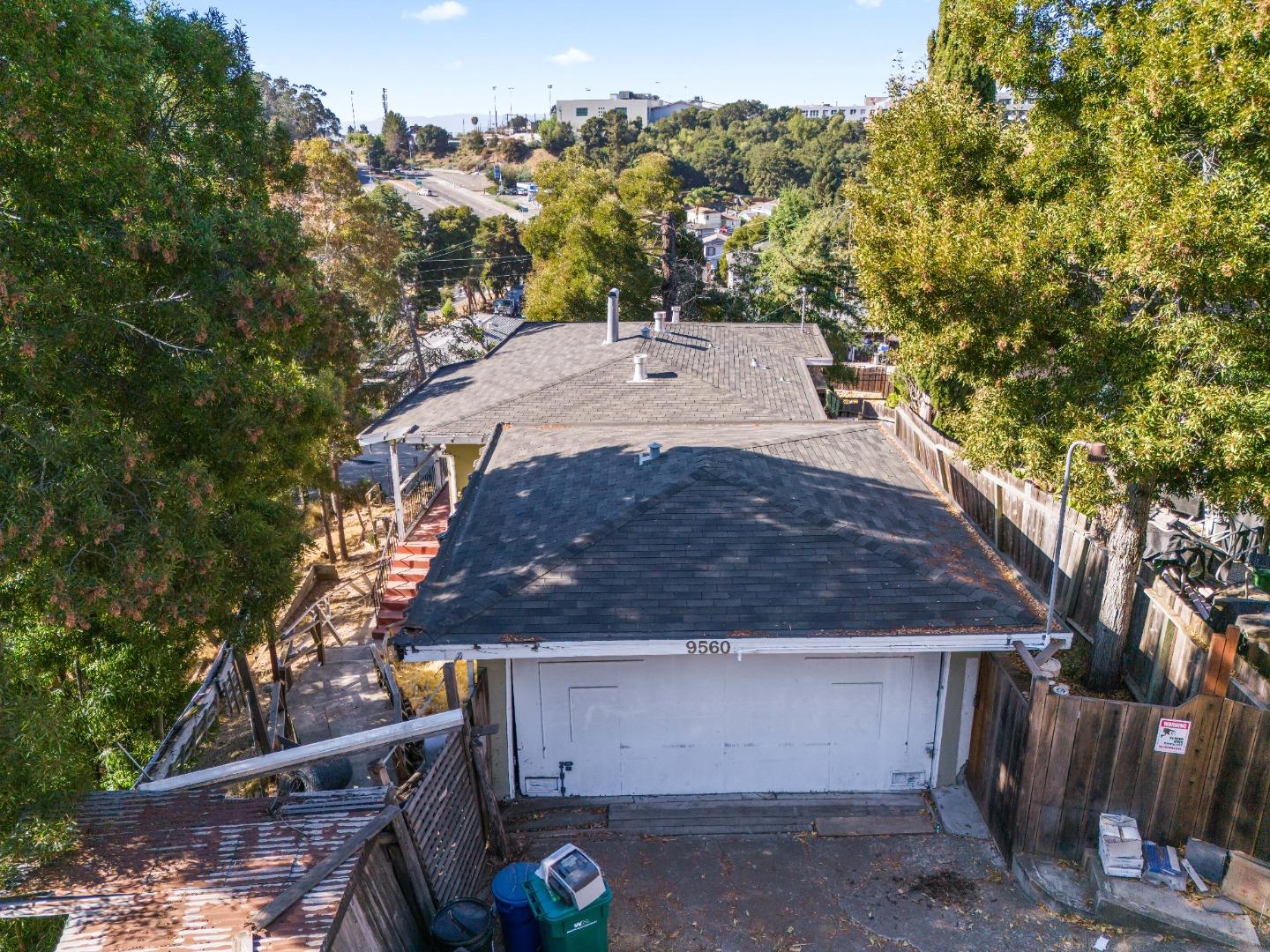 Detail Gallery Image 9 of 42 For 9560 Alcala Ave, Oakland,  CA 94605 - 2 Beds | 1 Baths