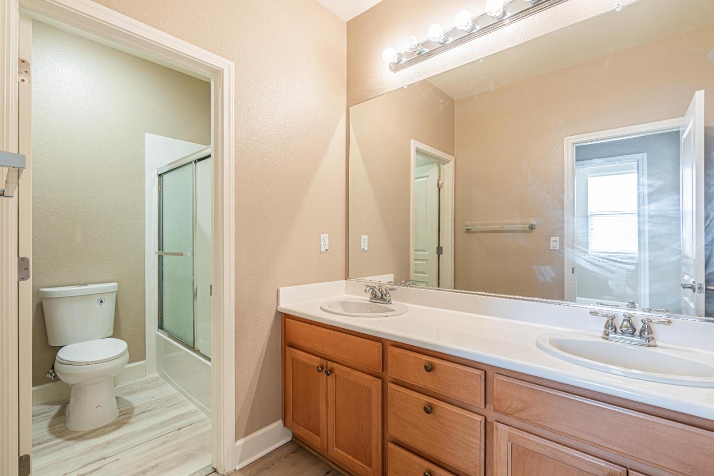 Detail Gallery Image 22 of 33 For 178 Sienna Way, American Canyon,  CA 94503 - 6 Beds | 4/1 Baths