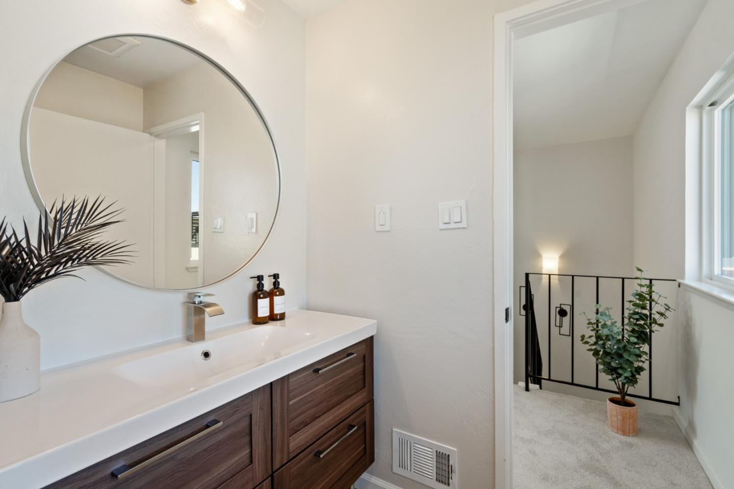 Detail Gallery Image 30 of 56 For 3207 Admiralty Ln, Foster City,  CA 94404 - 2 Beds | 1/1 Baths