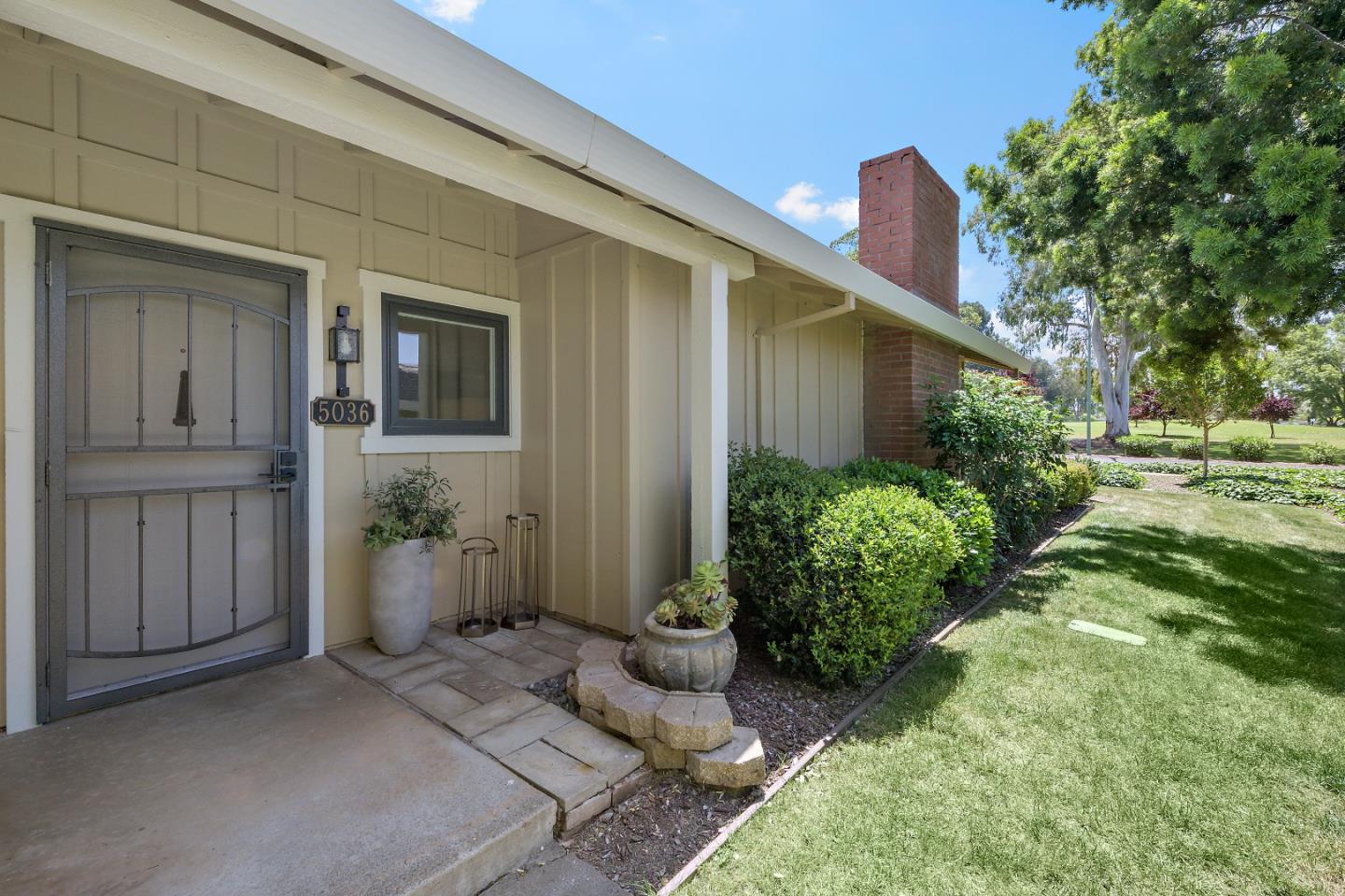 Detail Gallery Image 1 of 30 For 5036 Cribari Vale, San Jose,  CA 95135 - 2 Beds | 2 Baths