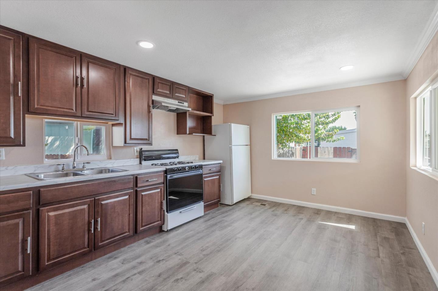 Detail Gallery Image 11 of 42 For 436 N Mercey Springs Rd #158,  Los Banos,  CA 93635 - 2 Beds | 1 Baths