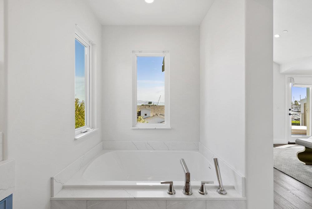 Detail Gallery Image 18 of 52 For 269 Trinidad Dr, Tiburon,  CA 94920 - 3 Beds | 3/1 Baths