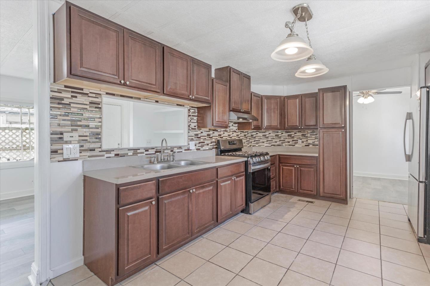 Detail Gallery Image 9 of 50 For 436 N Mercey Springs Rd #157,  Los Banos,  CA 93635 - 3 Beds | 2 Baths