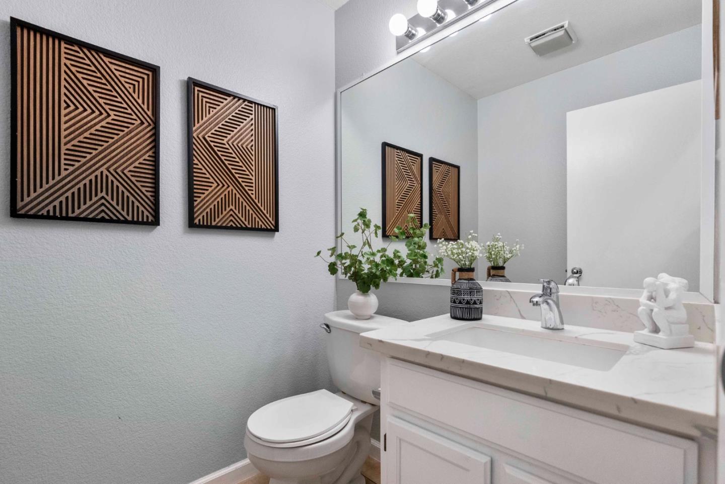 Detail Gallery Image 12 of 25 For 95 S 24th St, San Jose,  CA 95116 - 3 Beds | 2/1 Baths