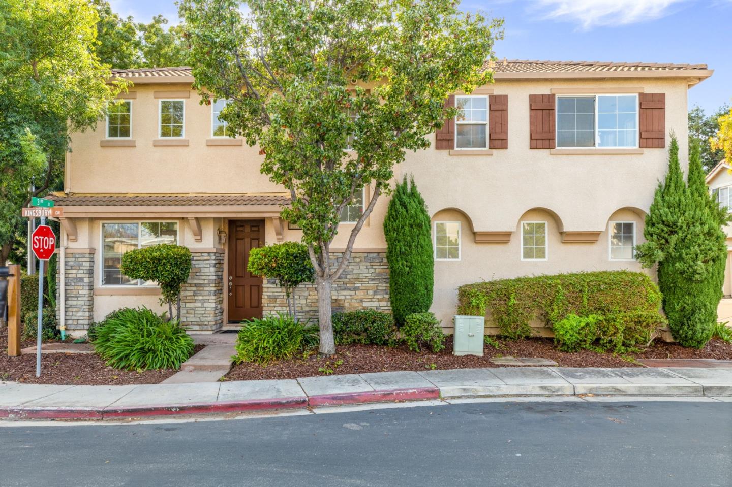 Detail Gallery Image 1 of 40 For 2199 Kingsbury Cir, Santa Clara,  CA 95054 - 4 Beds | 2/1 Baths